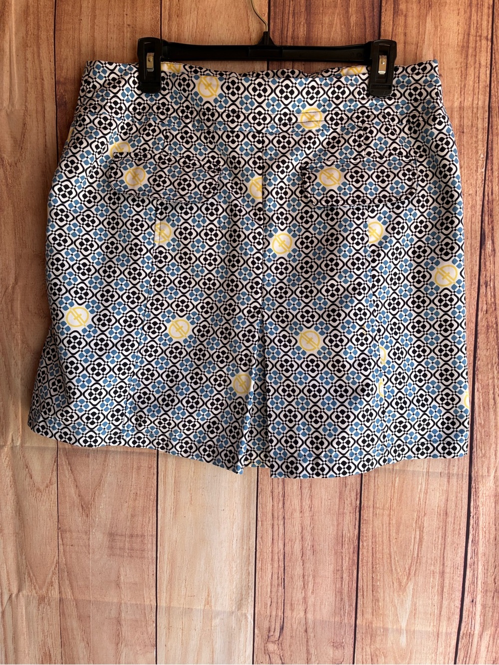 VUARNET SPORT featuring a blue, white, and yellow geometric print Skort Size 10 - Picture 4 of 7